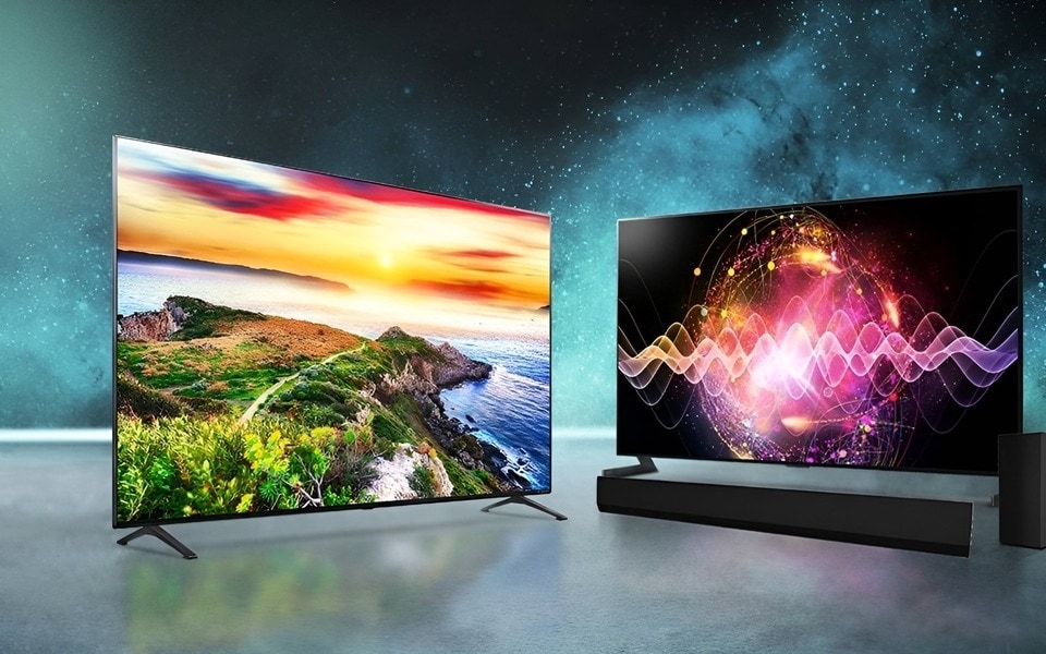 Zwei nebeneinanderstehende KI-Fernseher von LG, die modernste Display-Technologie und KI-optimiertes Bildmaterial für unvergleichliche Unterhaltung demonstrieren.