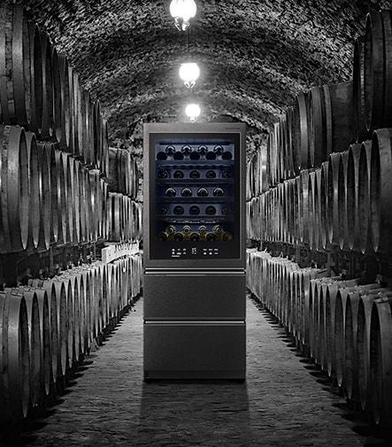 Der LG SIGNATURE Weinkühlschrank wurde in der Weinhöhle aufgestellt.