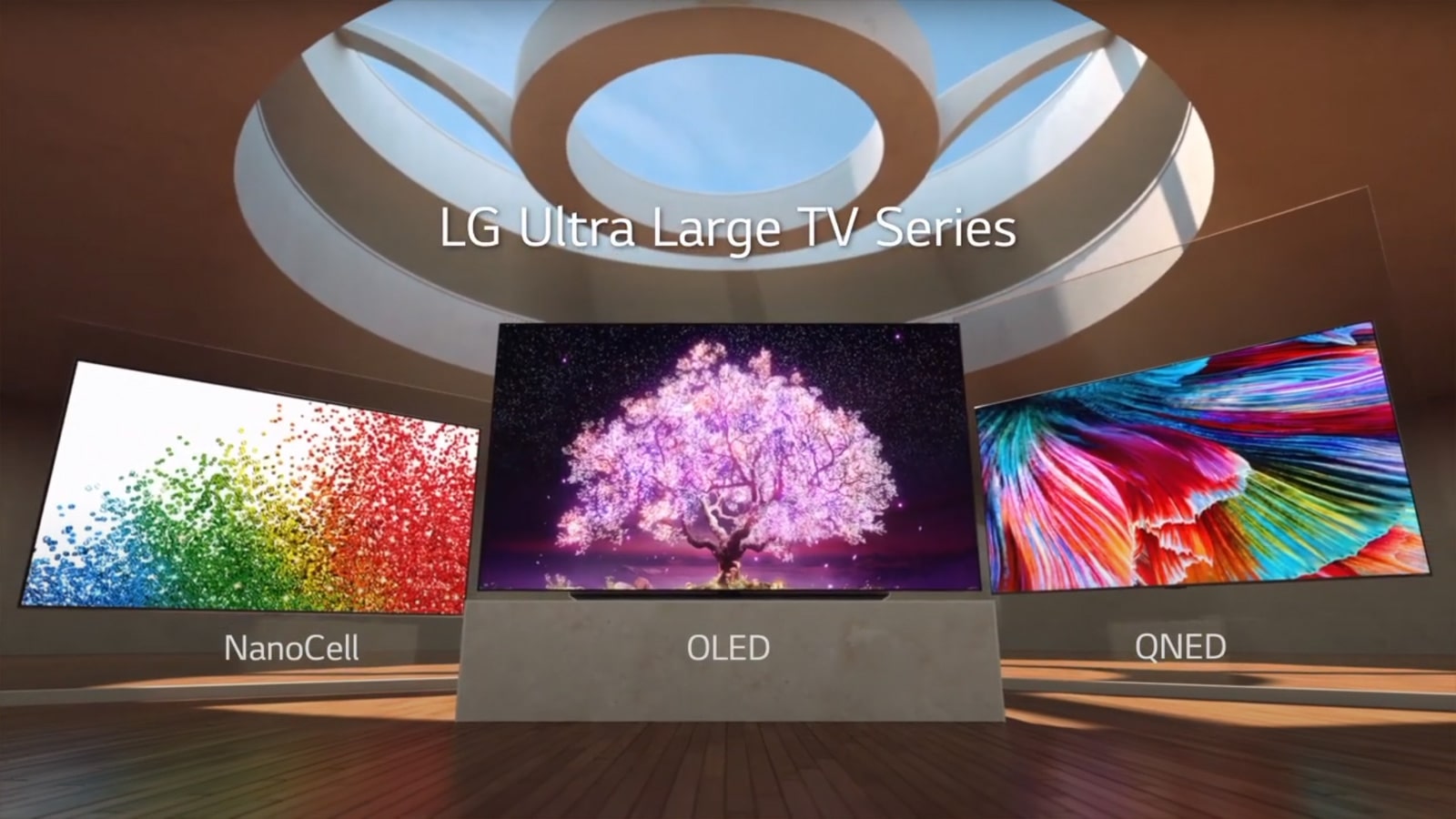 El TV NanoCell en 86”, el TV QNED en 86” y el TV OLED en 88” aparecen en orden en una habitación grande y se alinean al final. (reproducir el video)