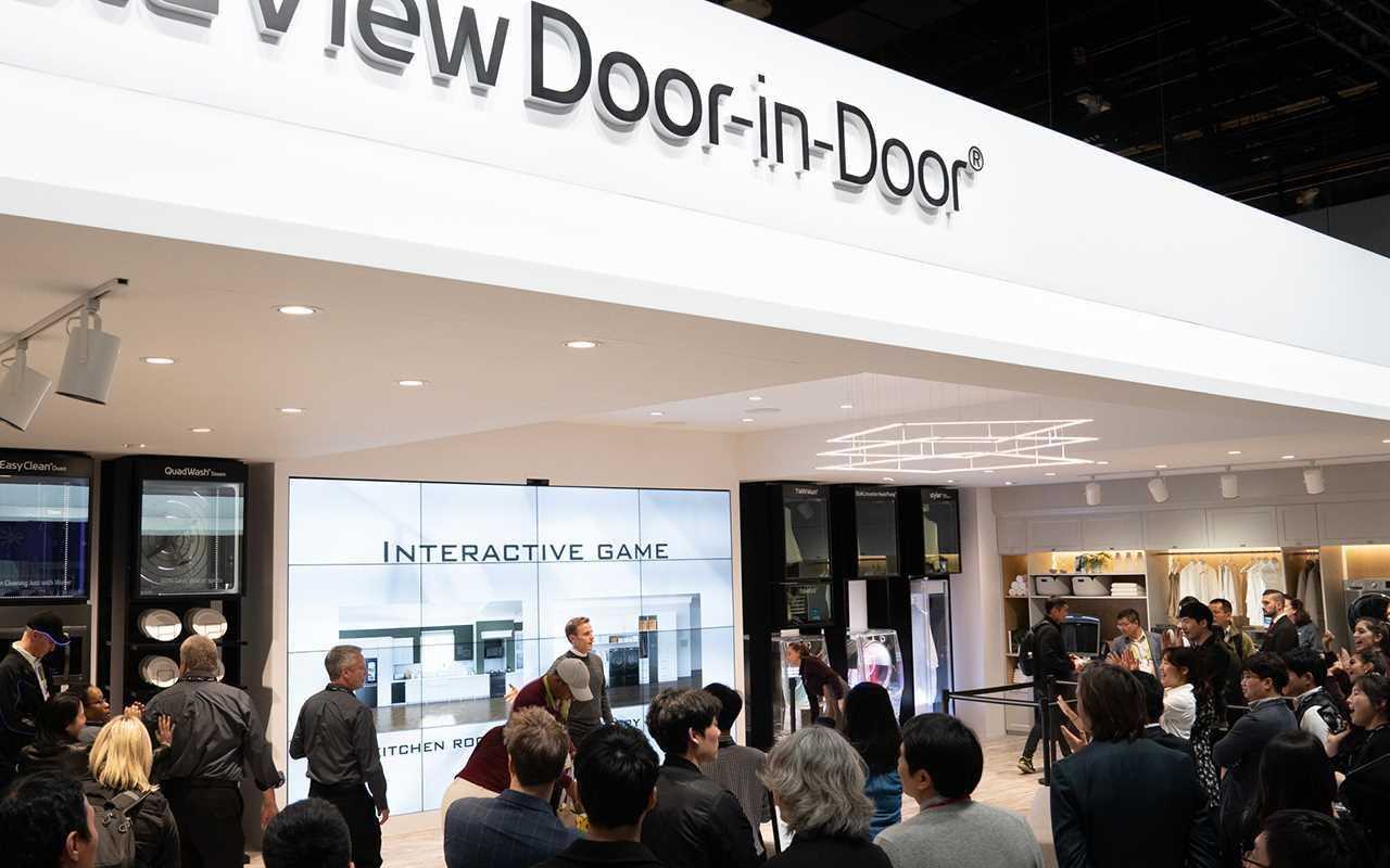 ar-ee-ces-2019-smart-home-systems-door-in-door.jpg