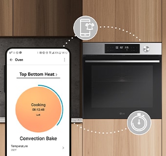 This is an image where icons expressing timers and push notification functions are connected between the smart phone and the oven.