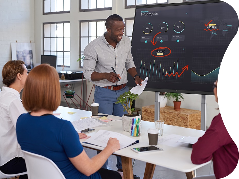 LG CreateBoard creates a lifelike board touch experience, helping users and participants easily become accustomed and truly engage in meetings.