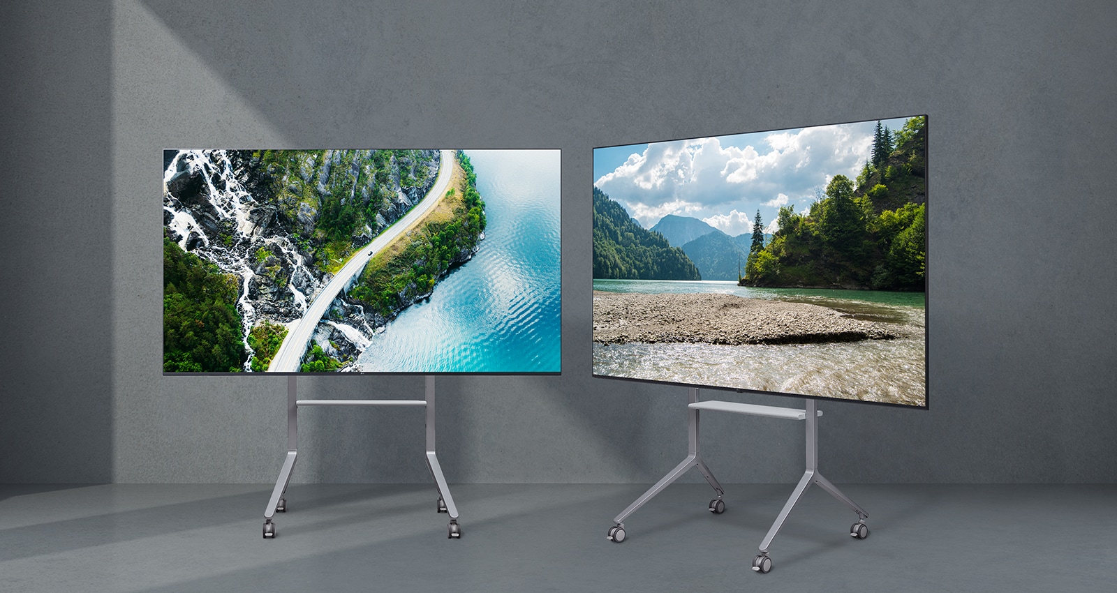 The LG universal stand is applied to the LG TV signage. 