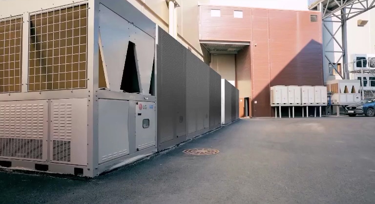 Modular design allows the Inverter Scroll Chiller system to be expended when required