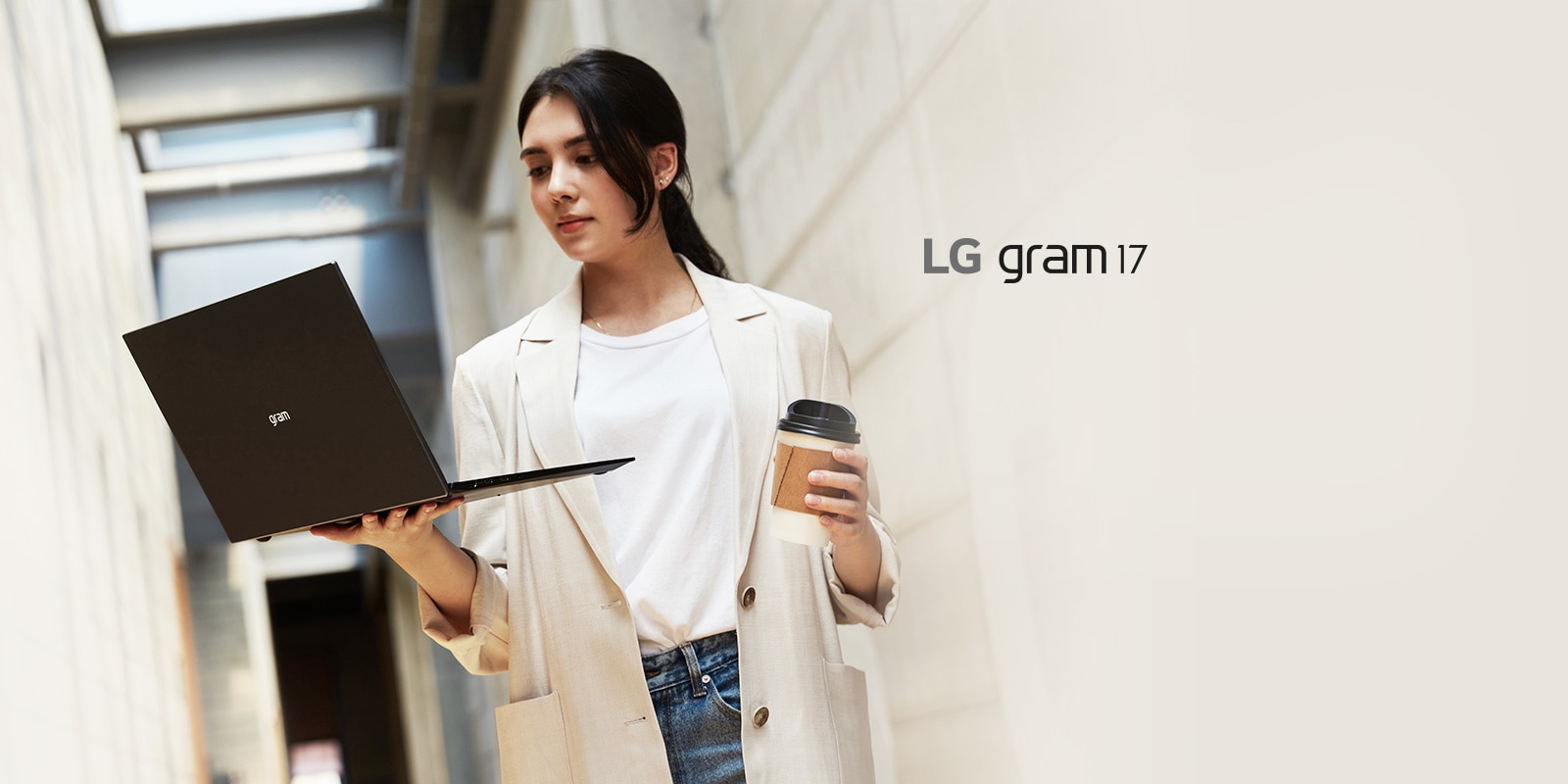 Whatever you passion, LG gram has the power to do anything and the ultra-light portability to go anywhere.