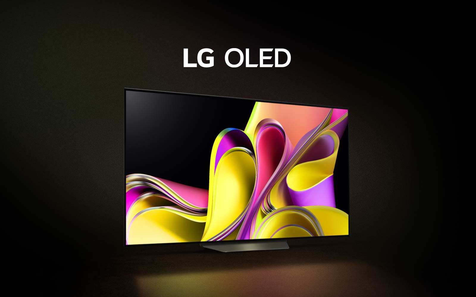 Video se otvara s crnom pozadinom, a LG OLED B3 postepeno se pojavljuje sa šarenom apstraktnom umjetninom na zaslonu. TV se pomiče na mjestu, a riječi LG OLED prikazuju se u bijeloj boji.