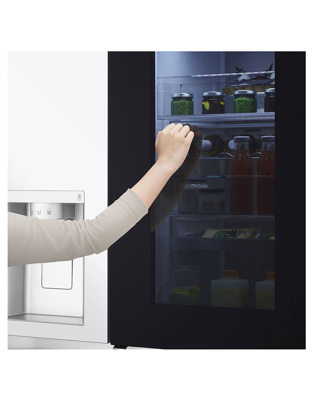 LG ثلاجة إل جي إنستافيو 611 لتر الباب بجانب الباب، تقنية ™UVnano، تقنية التبريد الطولي™، تقنية ™ThinQ لون أبيض, GCX-287TNW, GCX-287TNW