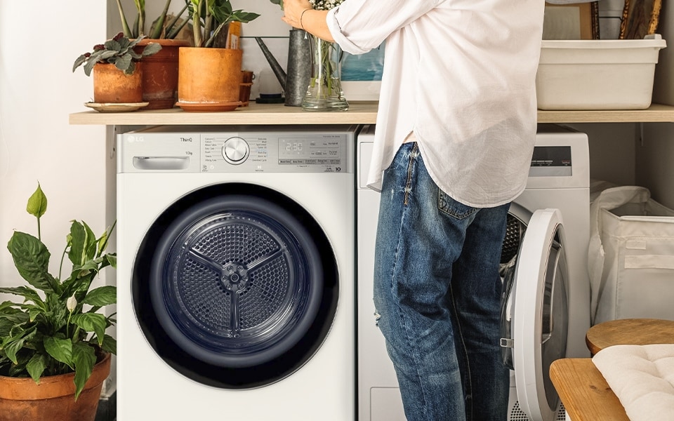 fw8-lg-experience-tech-hub-faster-smarter-washing-machines-plants-washing-machine.jpg