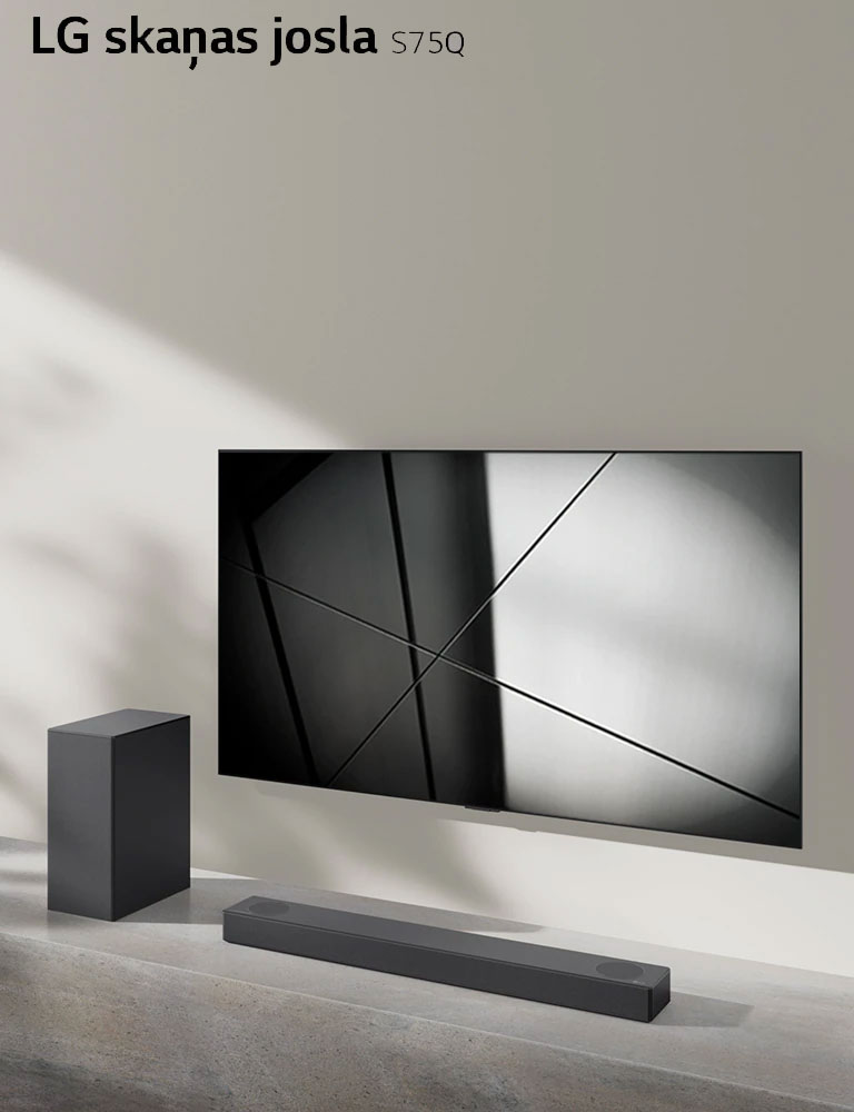 LG skaņas josla S75Q un LG televizors ir kopā novietoti viesistabā. Televizors ir ieslēgts, un tiek rādīts melnbalts attēls.