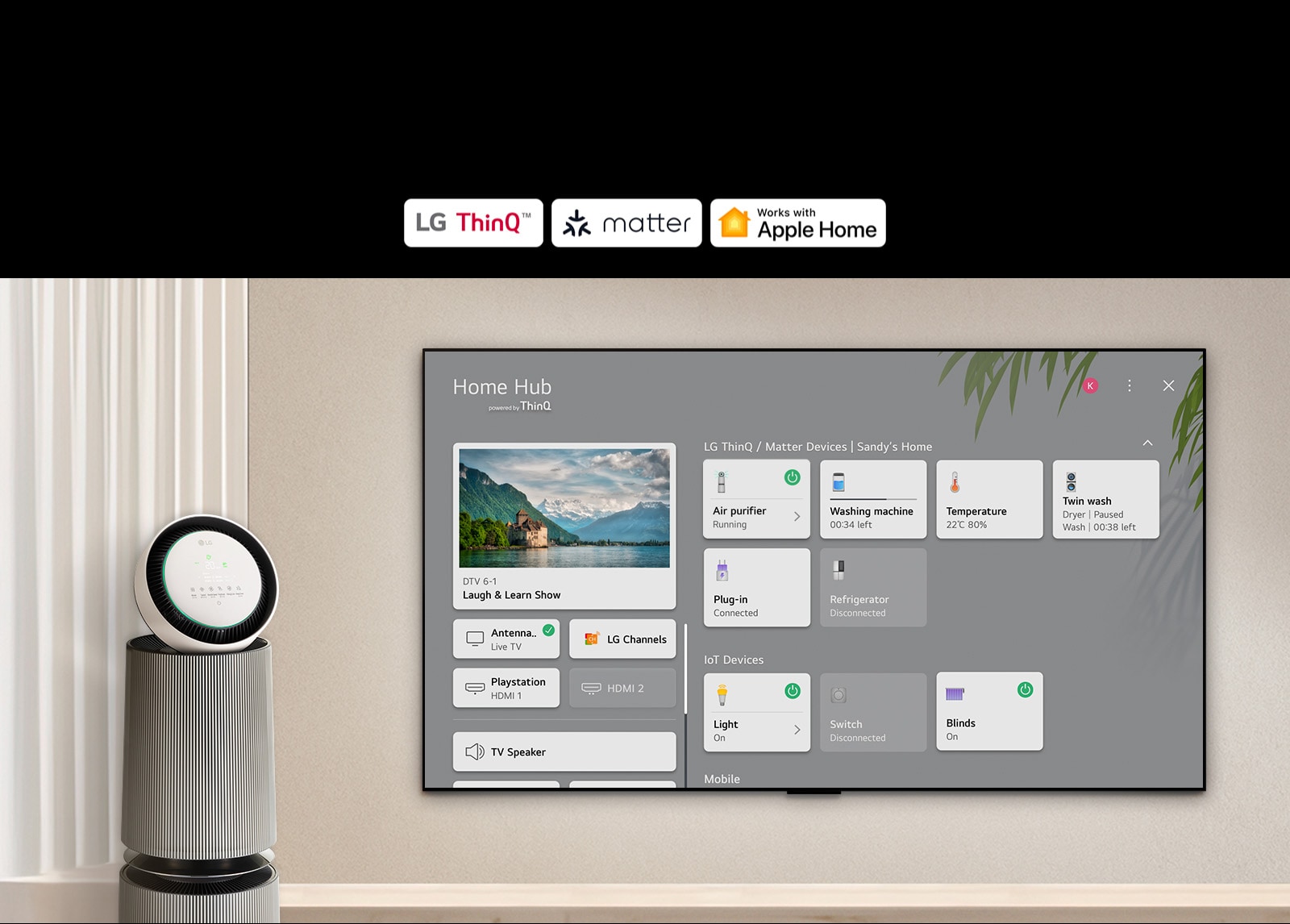 โลโก้ของ LG ThinQ™, วัตถุ และ Apple Home ทีวี LG ติดผนังและ LG PuriCare™ Objet Collection 360° ทางด้านซ้าย ทีวีแสดง Home Hub และเคอร์เซอร์คลิก 