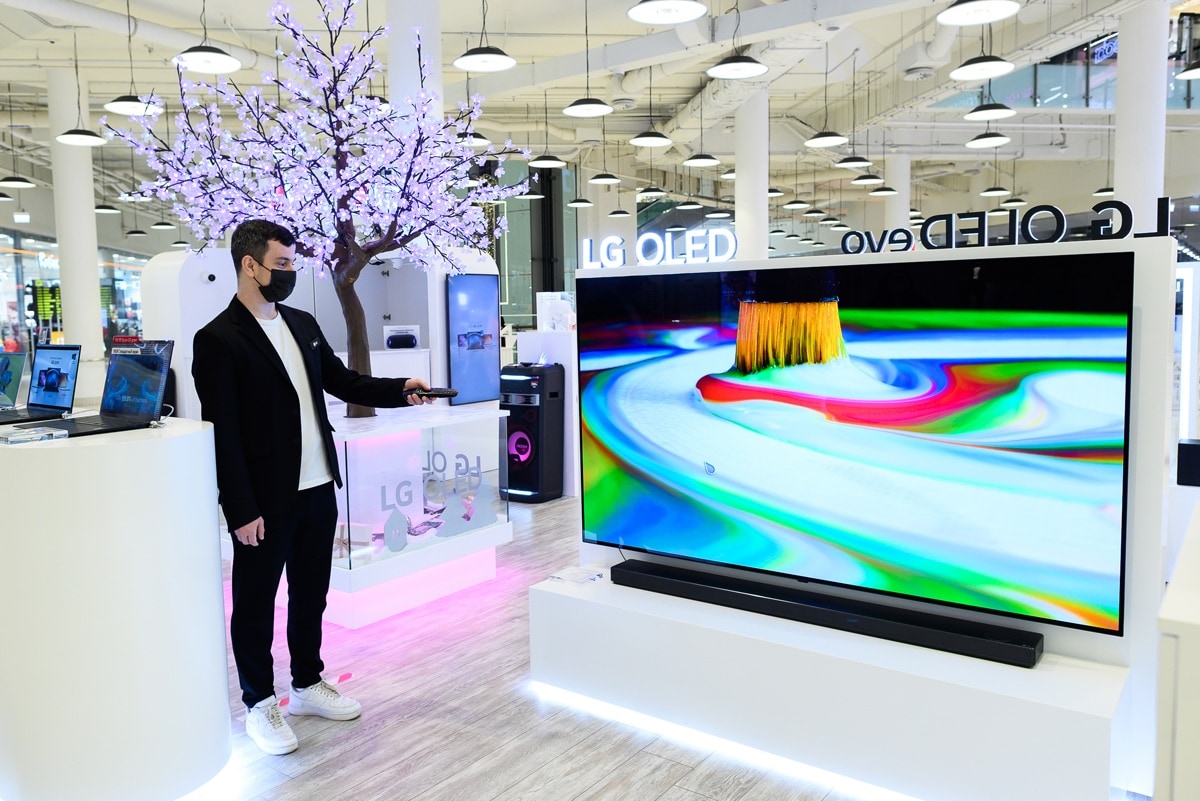 Фирменный LG POP-UP магазин в крупнейшем ТРЦ «Авиапарк»: время исполнения  желаний с LG OLED | LG Россия