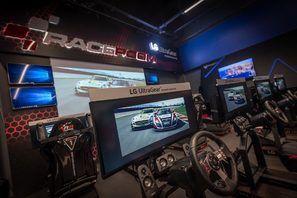 LG Electronics стала партнером новой площадки RaceRoom Club в рамках  партнерской программы с кибеспортивным клубом Cyberspace — LG Россия | LG  Россия