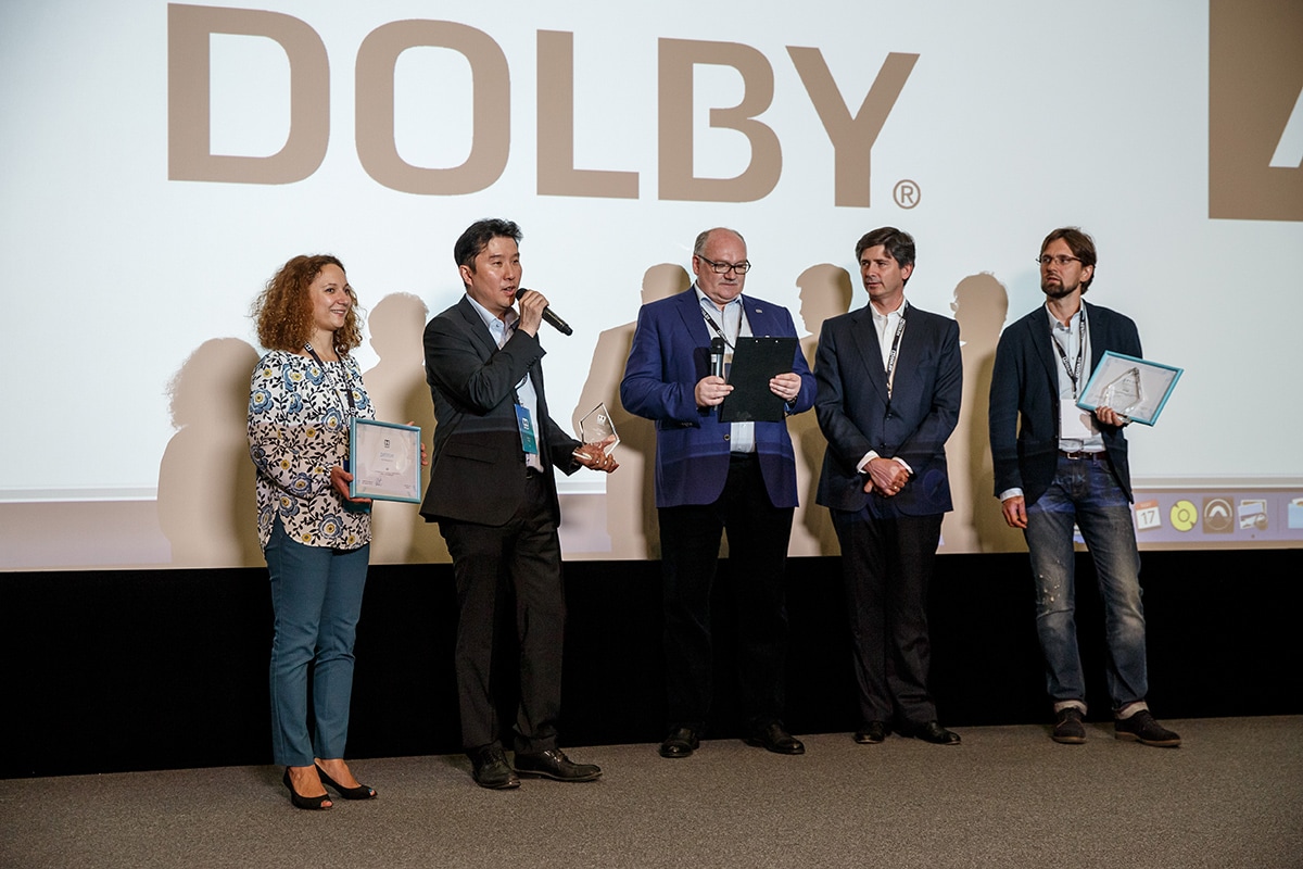 LG получила награду «Лучший бизнес-партнер» на ежегодной конференции Dolby  | LG Россия