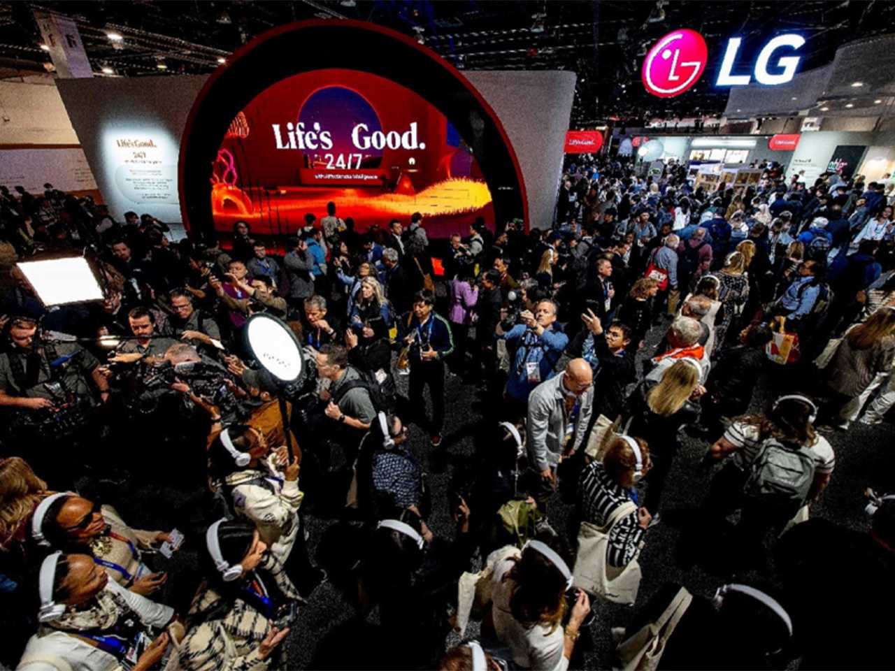 2 main-LG_CES-2025-Booth_1280x960.jpg