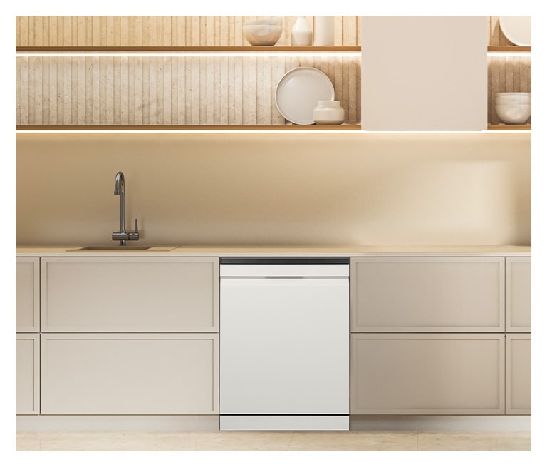 雪霧白 LG 洗碗機 Objet Collection 放置在明亮色調的現代廚房中。