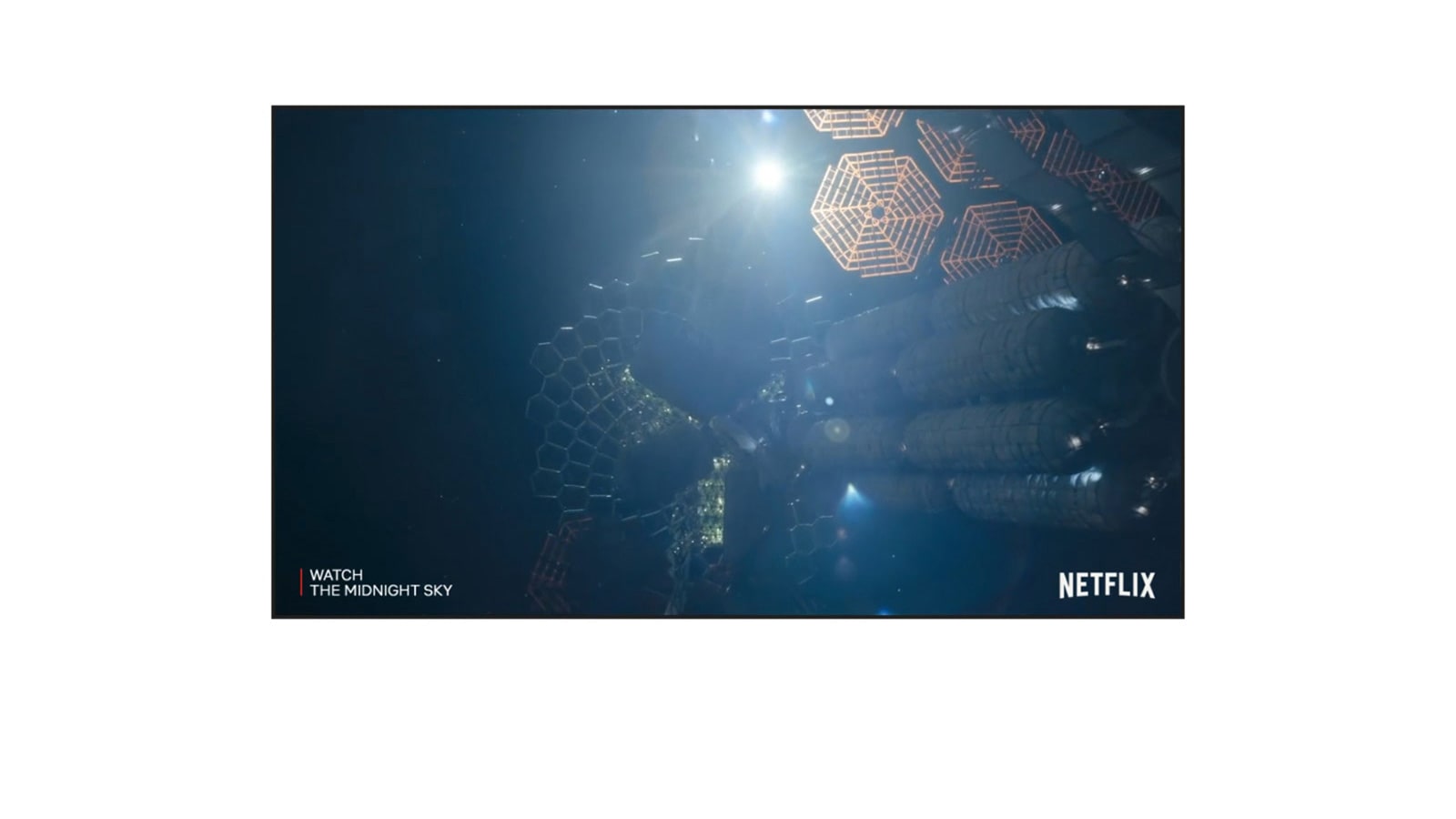Екран телевізора, який показує трейлер серіалу «Опівнічне небо» від Netflix (відтворення відео).