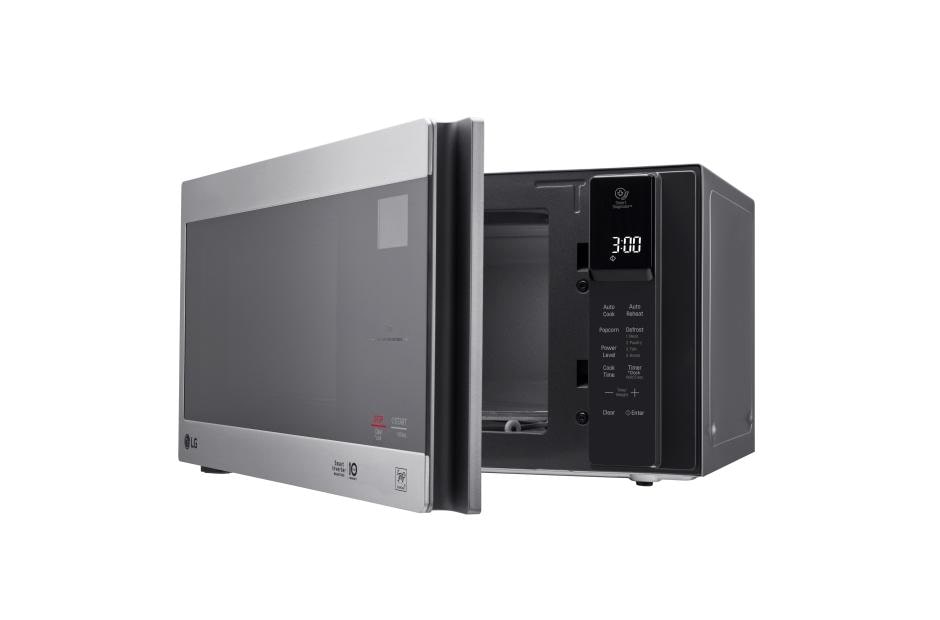 0.9 cu. ft. NeoChef™ Countertop Microwave - LMC0975ST