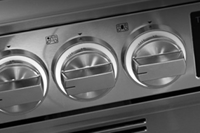 LG 6.3 cu ft. Smart WiFi Enabled ProBake Convection® InstaView