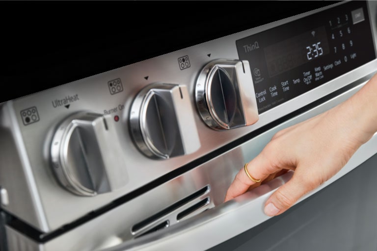 LG LSEL6333F 30 Inch Electric Slide-In Smart Range with 5 Elements, 6.3 cu  ft. Convection Oven, UltraHeat™ Element, Storage Drawer, Air Fry, and  EasyClean®+Self Clean: PrintProof™ Stainless Steel