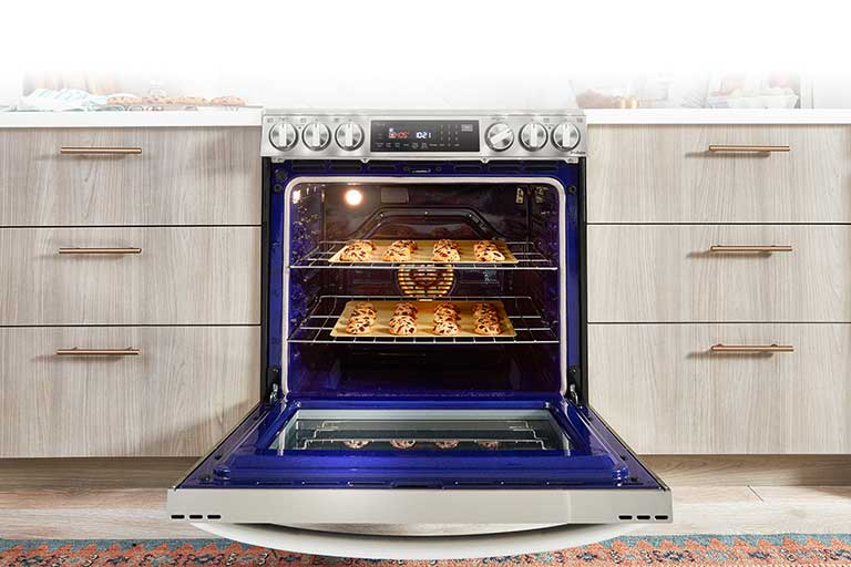 https://www.lg.com/us/images/features/cooking-appliances/LSEL6335/m-e_6335_768x512_probake.jpg