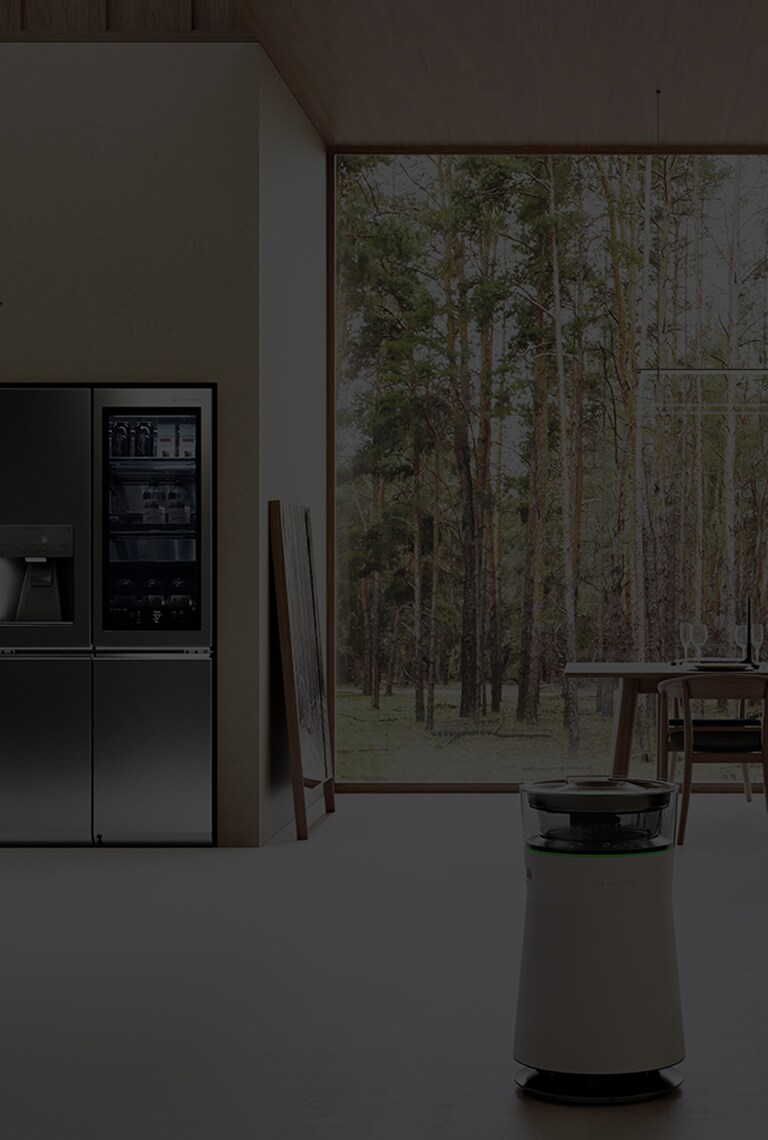 LG SIGNATURE Refrigerator and Wine Cellar are placed on the natural kitchen in harmony with B&B Italia’s bull table.
